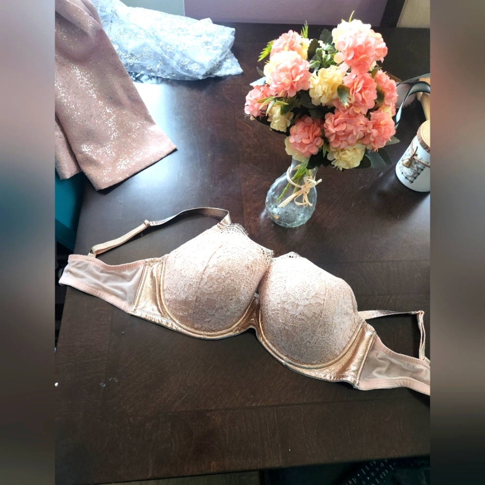 Victoria's Secret Lace, Lightly padded Bra with Gold Metallic details and Staps
